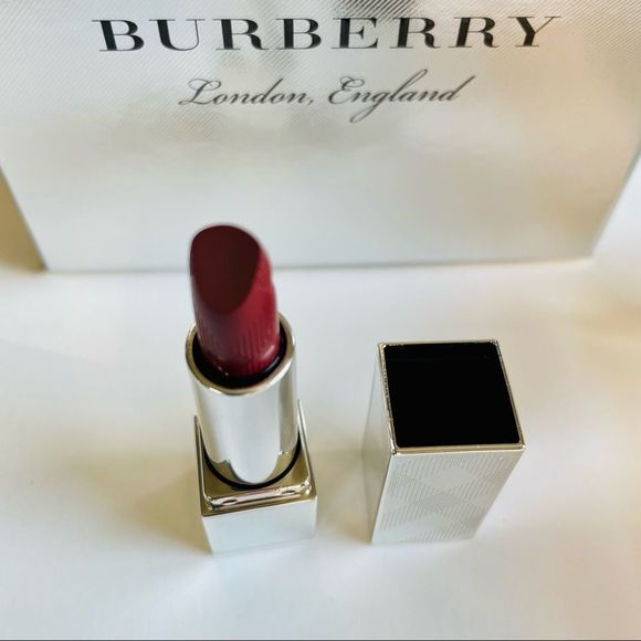 Burberry Festive Beauty Box  Limited Edition Holiday 4 Piece Travel Set New - Picture 7 of 9